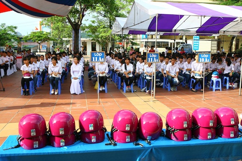 Học sinh Trường THPT Lê Hồng Phong (Cẩm Phả, Quang Ninh) tại lễ phát động