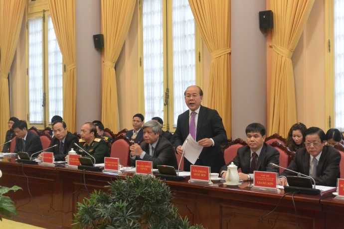 Thứ trưởng Bộ GTVT Nguyễn Văn Công giới thiệu những nội dung cơ bản của Bộ Luật Hàng hải VN 2015 tại buổi họp báo Công bố Lệnh của Chủ tịch nướcvề Bộ Luật Hàng hải Việt Nam