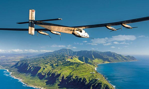 Máy bay năng lượng mặt trời Solar Impulse 2 (Ảnh: Engadget)