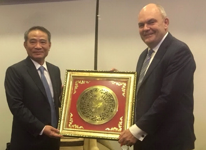 Bí thư Đinh La Thăng và Bộ trưởng Trương Quang Nghĩa tiếp ngài Steven Joyce, Bộ trưởng Phát triển kinh tế, Giáo dục và Kỹ năng nghề New Zealand