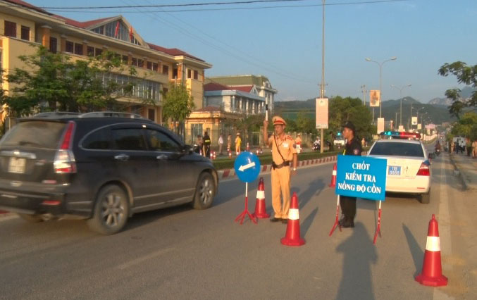 Tăng cường tuần tra kiểm soát, xử lý nghiêm các trường hợp vi phạm trật tự an toàn giao thông