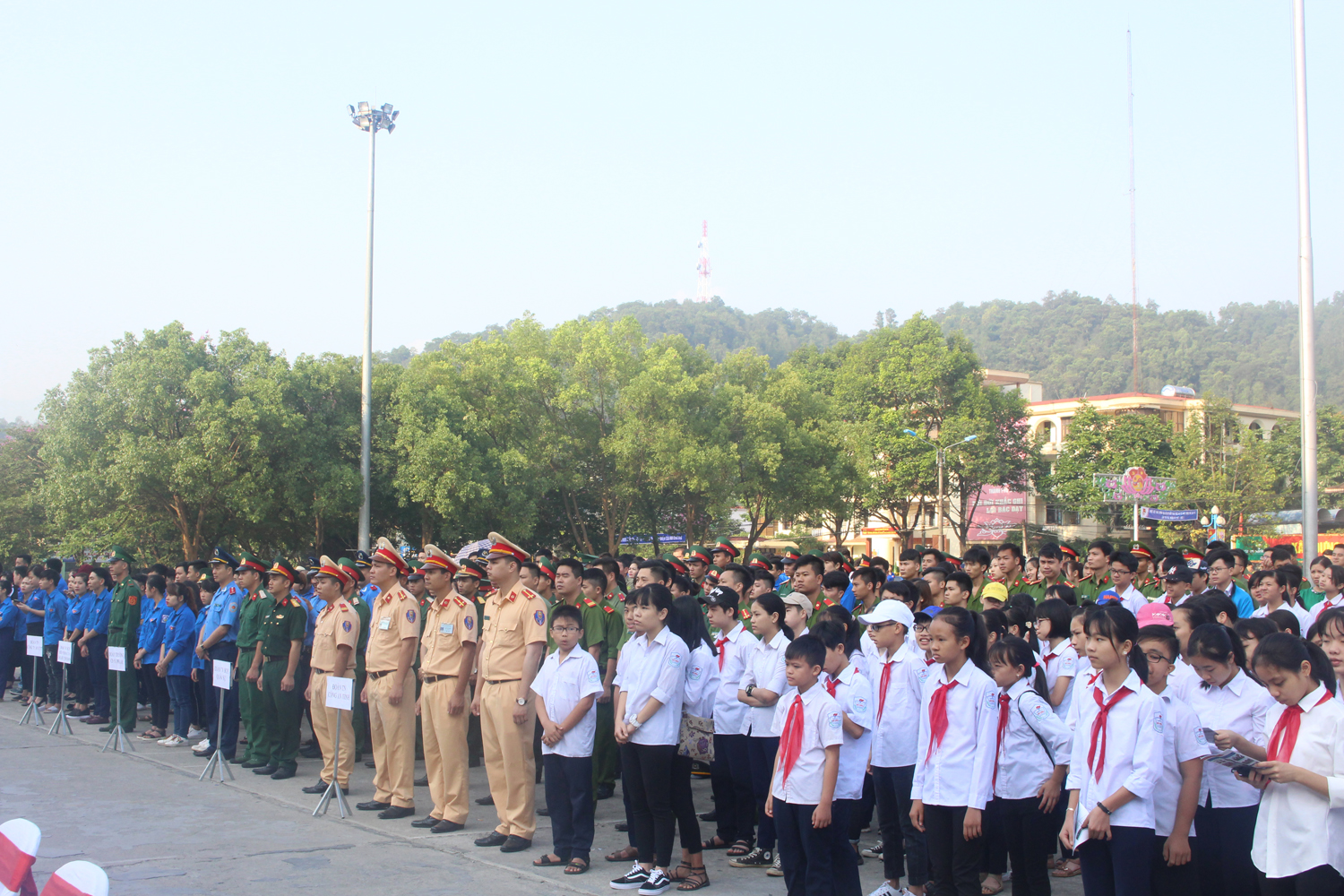 2.000 đoàn viên, thanh niên và người dân tham dự ngày hội