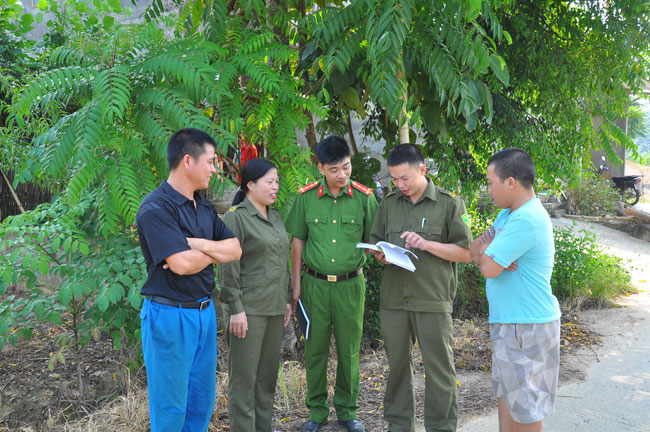  Công an xã Tứ Quận (Yên Sơn) tuyên truyền pháp luật về trật tự an toàn giao thông tại thôn Bình Ca 2