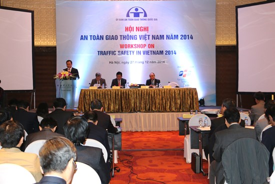 Phó Thủ tướng Nguyễn Xuân Phúc dự Hội nghị ATGT năm 2014