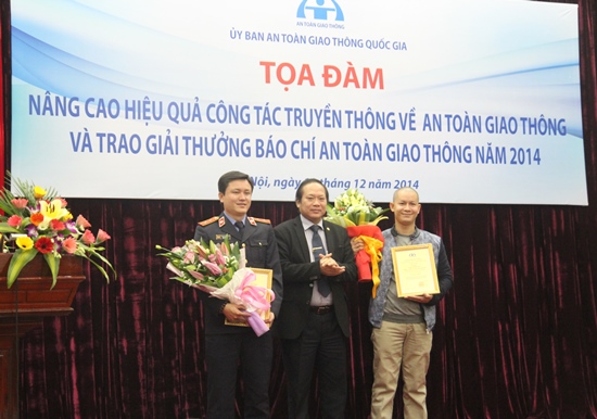 Tọa đàm nâng cao hiệu quả truyền thông bảo đảm ATGT và trao Giải báo chí về ATGT năm 2014