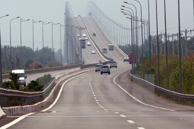 Một đoạn trên tuyến đường cao tốc Thành phố Hồ Chí Minh-Long Thành-Dầu Giây. (Ảnh: Tràng Dương/TTXVN)