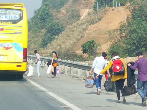 Ẩn họa tai nạn giao thông trên cao tốc Nội Bài - Lào Cai