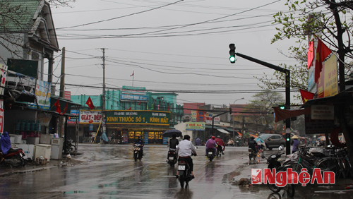 Nút giao nút giao khác mức ngã tư với Quốc lộ 48B đoạn qua thị trấn cầu Giát.