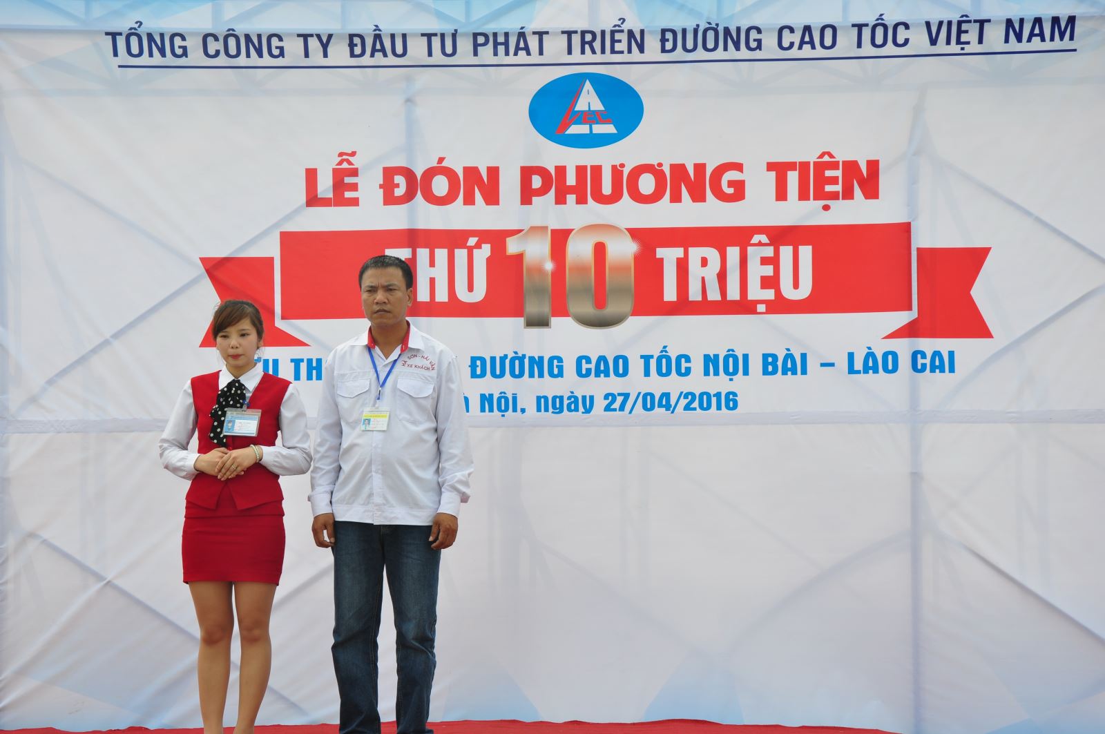 VEC phục vụ lượt xe thứ 10 triệu lưu thông trên cao tốc Nội Bài - Lào Cai