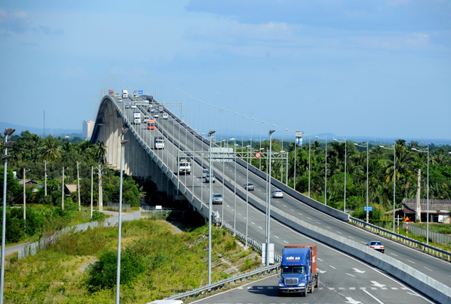 Cầu Giẽ - Ninh Bình phục vụ khoảng 2,4 triệu lượt; con số tương ứng trên tuyến cao tốc Nội Bài – Lào Cai và cao tốc TP. Hồ Chí Minh – Long Thành – Dầu Giây