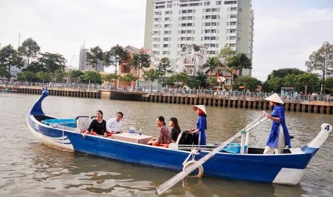 du lịch bằng phương tiện vận tải đường thuỷ nội địa