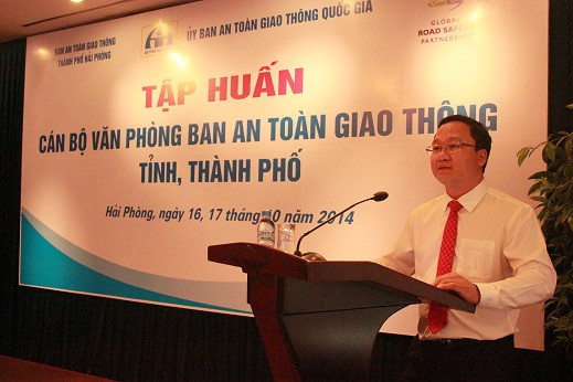 Chủ tịch Hội ATGT Việt Nam Nguyễn Văn Quyền phát biểu tại buổi tập huấn