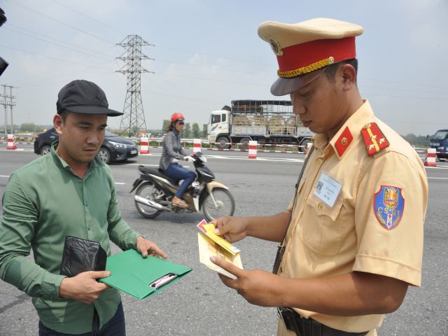 Xử lý nghiêm vi phạm nồng độ cồn điều khiển phương tiện