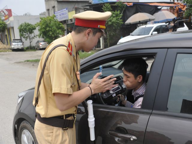 Xử lý nghiêm vi phạm nồng độ cồn điều khiển phương tiện