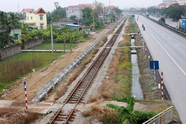 hơn 5.000 điểm giao cắt đường sắt không có người gác