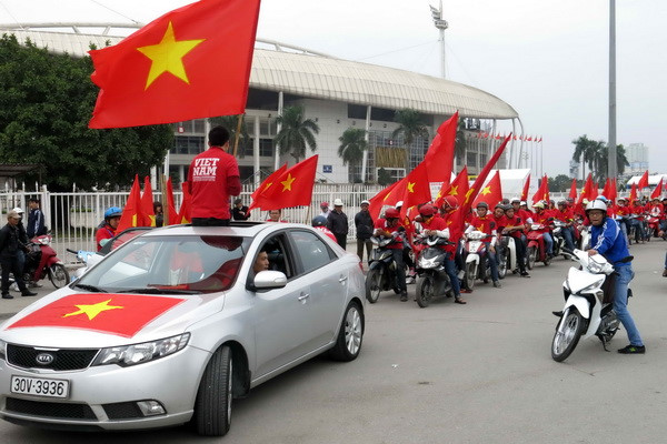 "Văn hóa giao thông" trước tiên, là "phải hiểu biết đầy đủ   và nghiêm chỉnh chấp hành luật giao thông". Ảnh thanhnien.vn