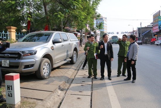 Đồng chí Khuất Việt Hùng, Phó Chủ tịch chuyên trách Ủy ban ATGT Quốc gia làm việc với Lãnh đạo địa phương