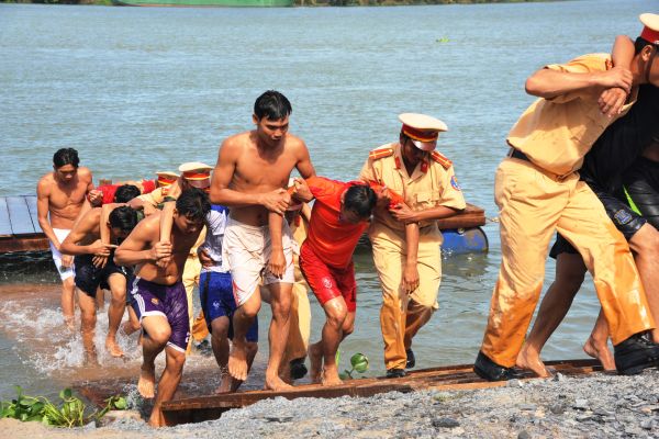 8 năm bảo đảm cho người, phương tiện khai thác thủy sản an toàn