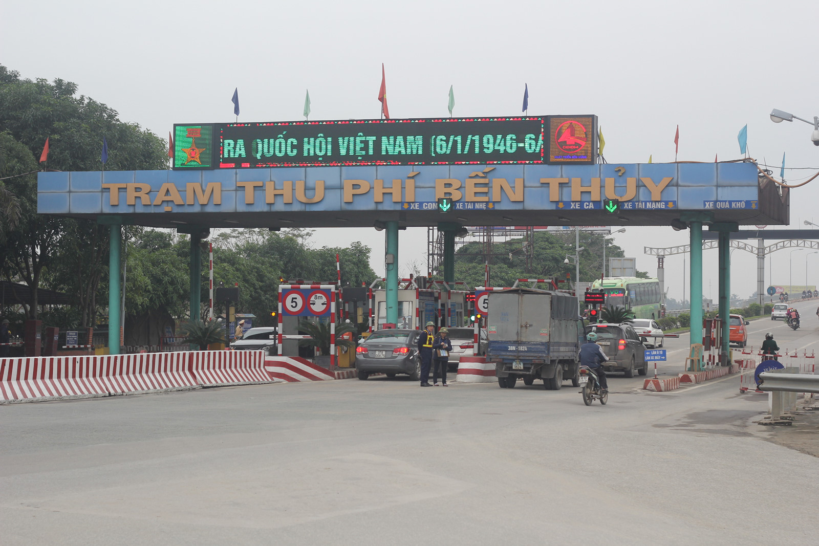 trạm thu phí cầu Bến Thủy