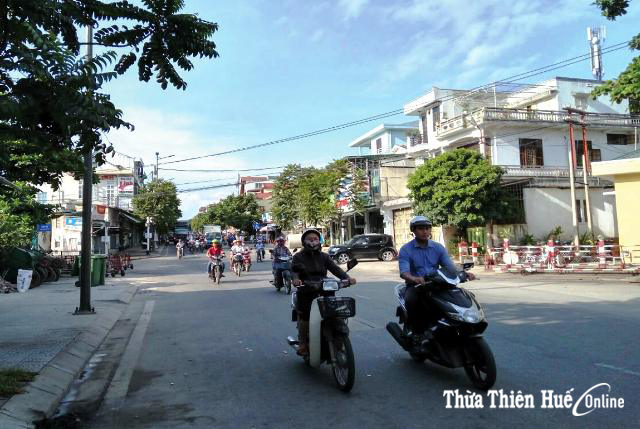 Sau khi thay đổi phân luồng, lưu thông hai chiều trên đường Điện Biên Phủ diễn ra thông suốt