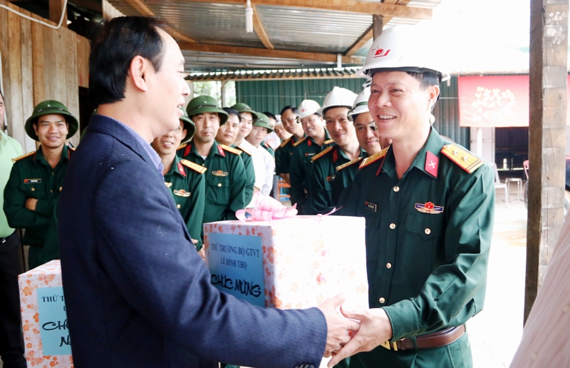 Chúc Tết  cán bộ, chiến sỹ Trường Sơn trên công trường, Thứ trưởng Thọ biểu dương các đơn vị thi công của Trường Sơn giữ nhịp thi công sau Tết