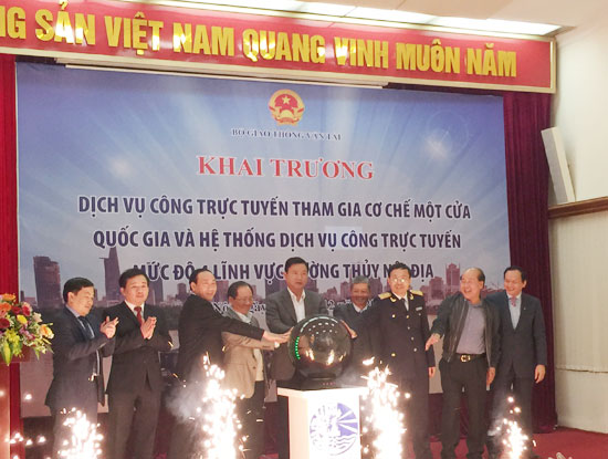 Đến hết năm 2016, 100% dịch vụ hành chính công của ngành Giao thông vận tải được cung cấp ở mức 3. (Lễ khai trương dịch vụ công trực tuyến tham gia Cơ chế một cửa quốc gia và hệ thống dịch vụ công trực tuyến mức độ 4 lĩnh vực đường thủy nội địa ngày 16/12/2015)