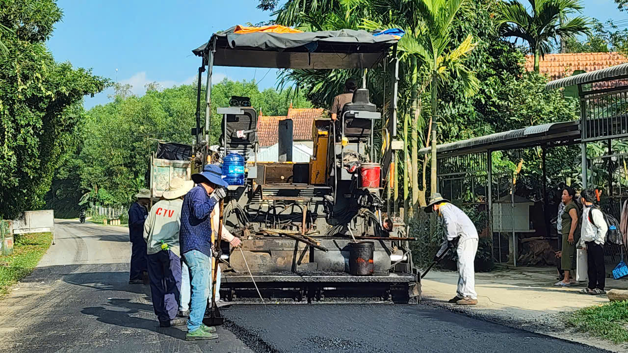 Đẩy nhanh tiến độ, quyết hoàn thành duy tu QL24 qua Quảng Ngãi trước tết Nguyên đán- Ảnh 1.