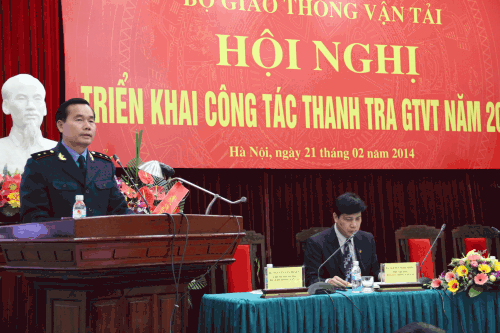 Chánh Thanh tra Bộ Nguyễn Văn Huyện trình bày báo cáo Tổng kết công tác Thanh tra năm 2013 và phương hướng nhiệm vụ năm 2014.