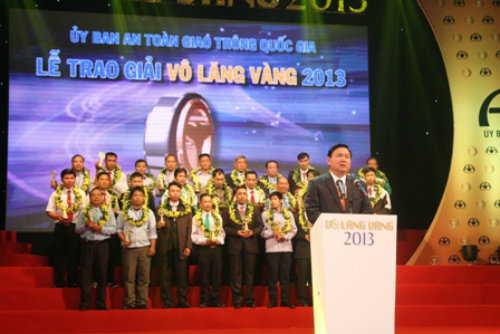 Trao giải “Vô lăng Vàng” lần thứ nhất năm 2013