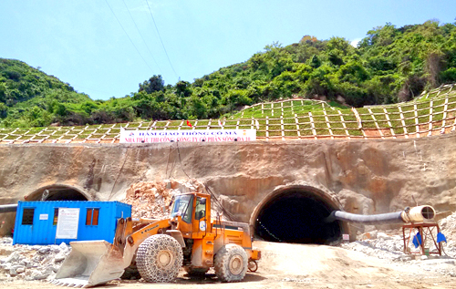 Tạo mọi điều kiện thuận lợi để Nhà đầu tư triển khai xây dựng hầm đường bộ Đèo Cả