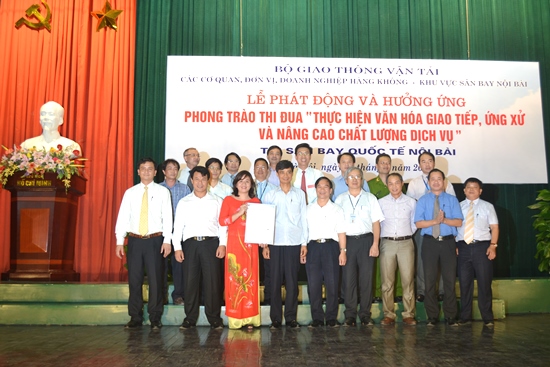 Thứ trưởng Phạm Quý Tiêu dự Lễ phát động phong trào thi đua thực hiện văn hóa giao tiếp, ứng xử và nâng cao chất lượng dịch vụ hàng không