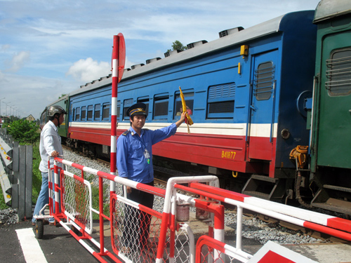 đảm bảo trật tự hành lang an toàn đường bộ, đường sắt 