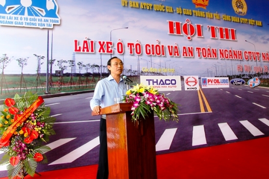 Khai mạc Hội thi Lái xe ô tô giỏi và an toàn ngành GTVT năm 2014