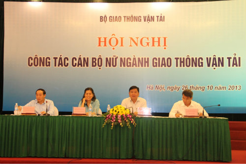 Đoàn Chủ tịch chủ trì Hội nghị công tác cán bộ nữ Ngành GTVT