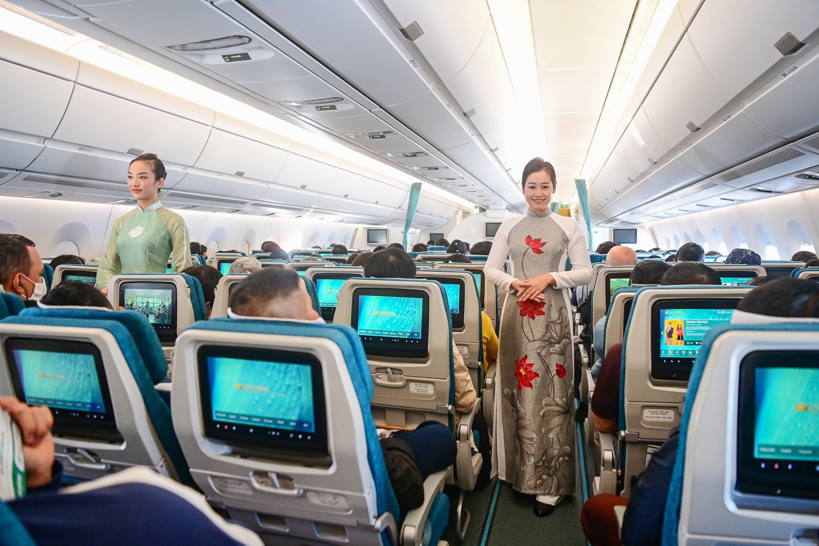 Vietnam Airlines kỷ niệm 20 năm thay đổi nhận diện thương hiện ...